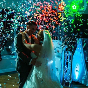 Confetti during the first dance