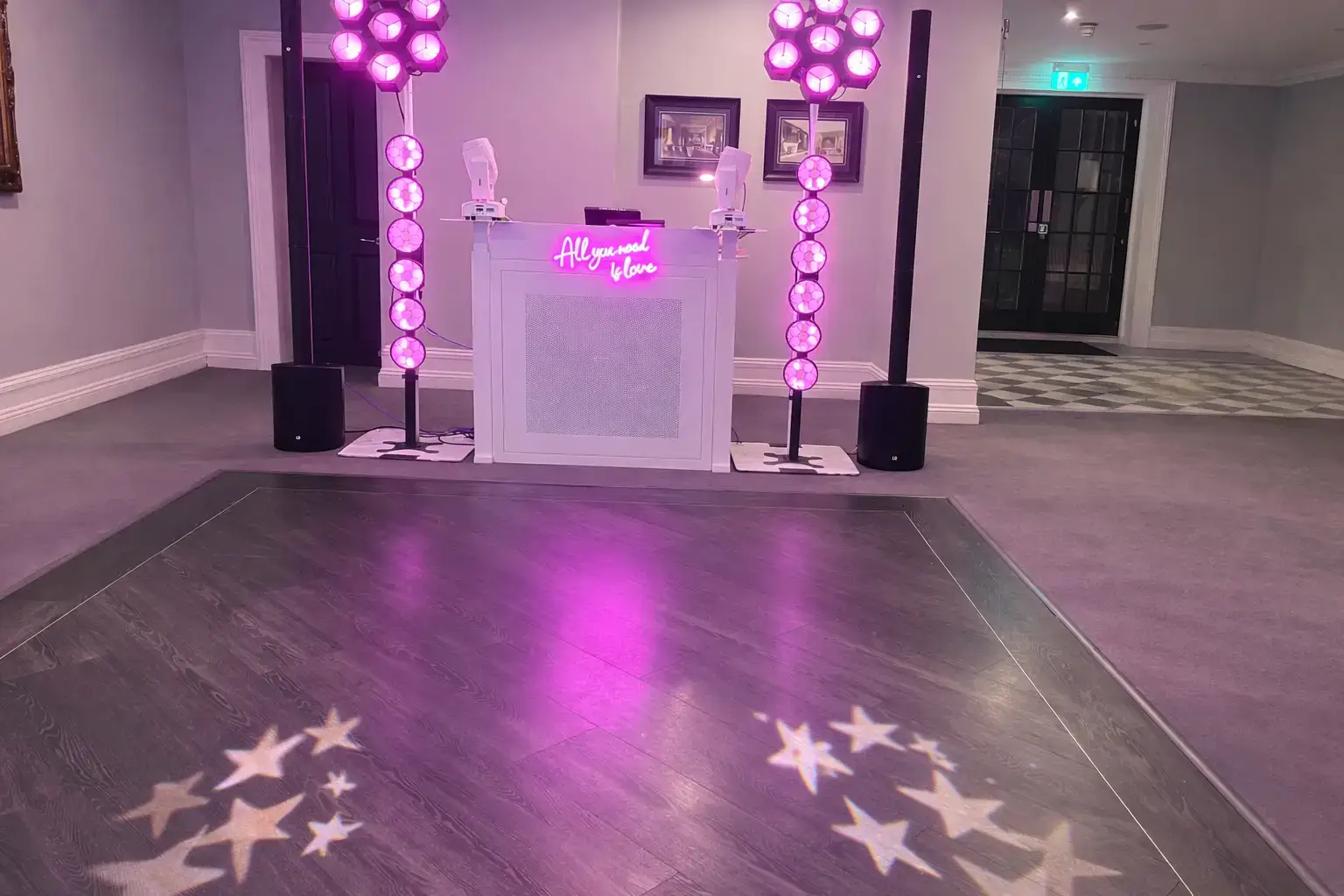 The "Modern White" setup, in situ at Poets House in Ely